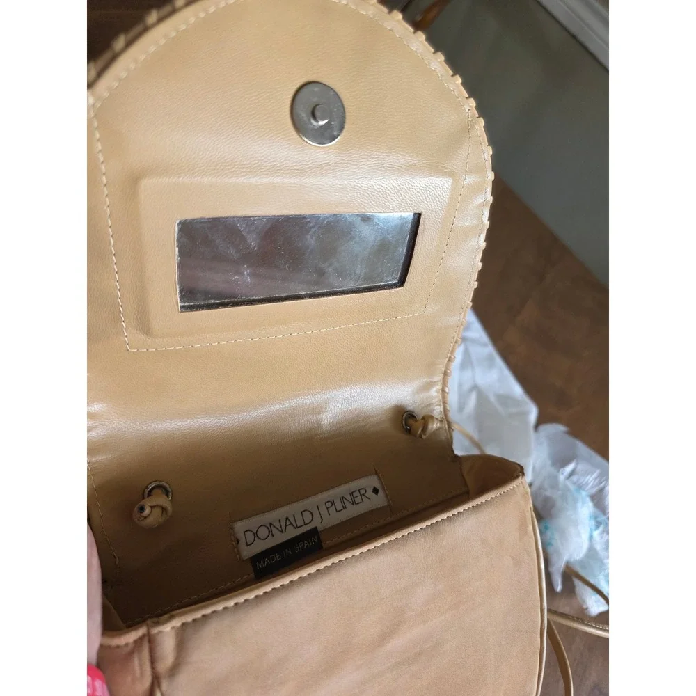 Donald J Pliner Tan Leather Embroidered Saddle Crossbody Bag Whipstitch Detail